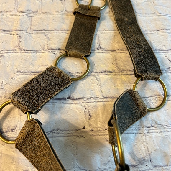 DISTRESSED RUSTIC BRASS HARDWARE WOMENS BELT GENUINE LEATHER SIZE MEDIUM - Picture 3 of 10